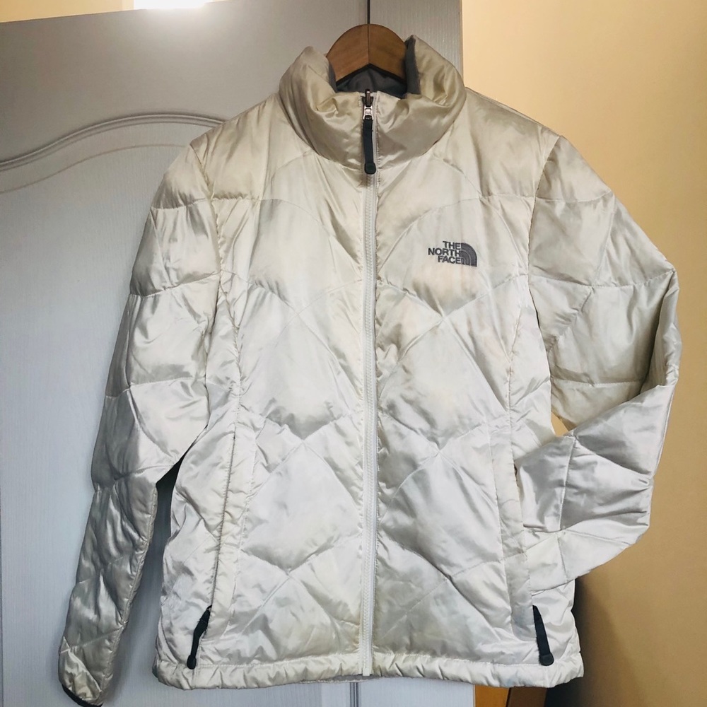 IVORY NORTH FACE QUILTED PUFFER JACKET